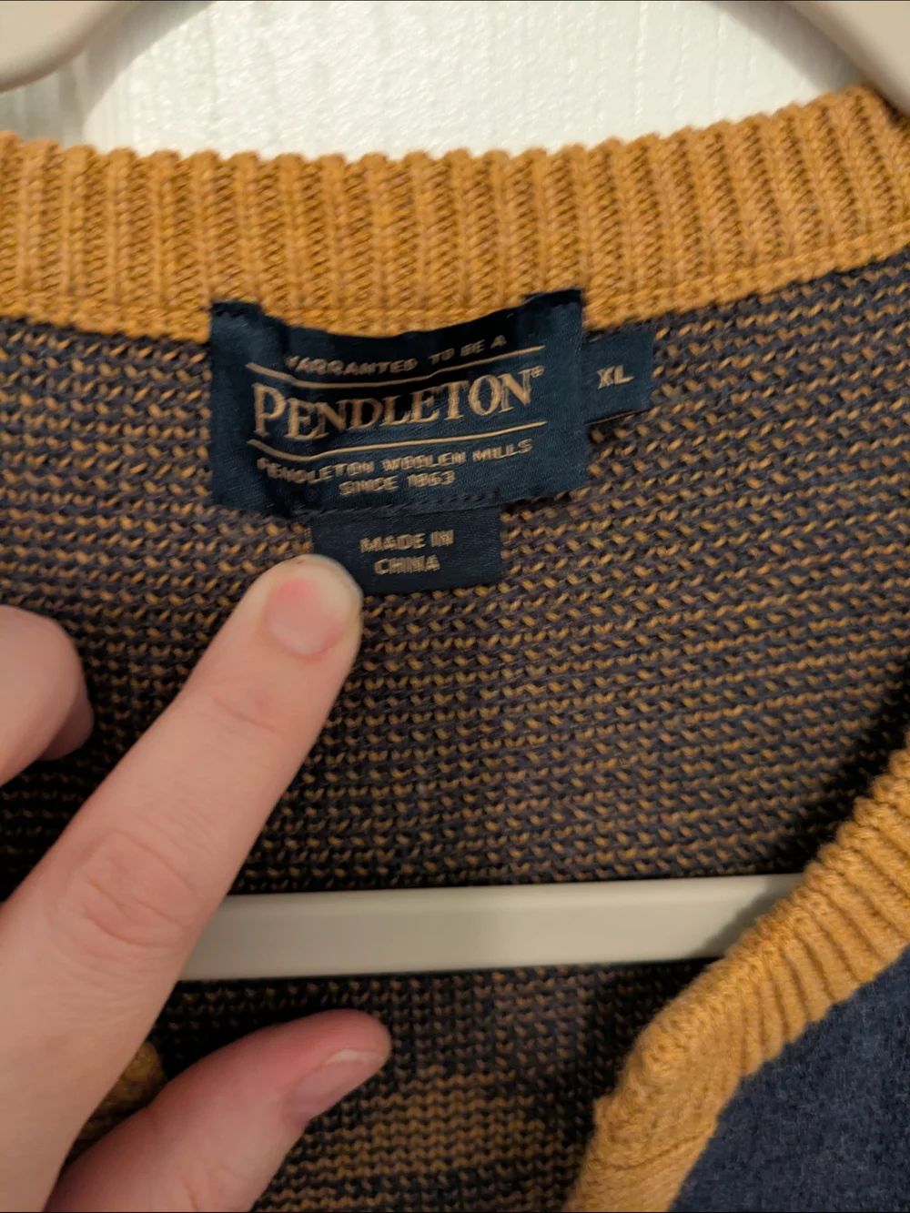 Pendleton! Southwestern Sweater - Picture 4 of 6